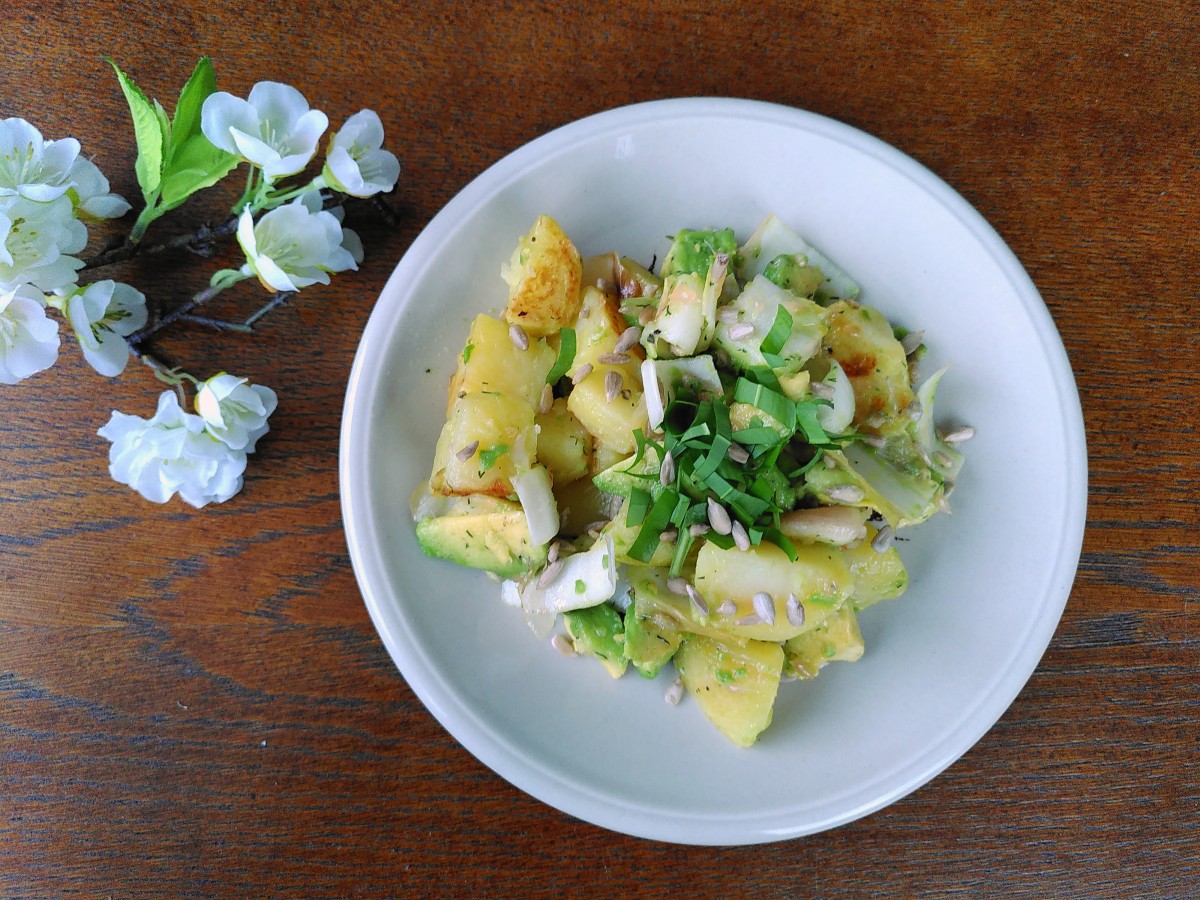 Chicorée-Avocado Salat (vegan) – Heimatschmaus